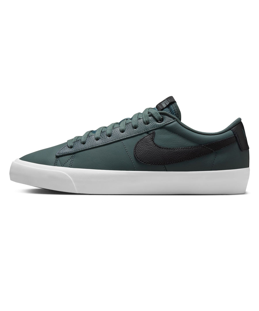 NIKE SB - BLAZER LOW PRO GT