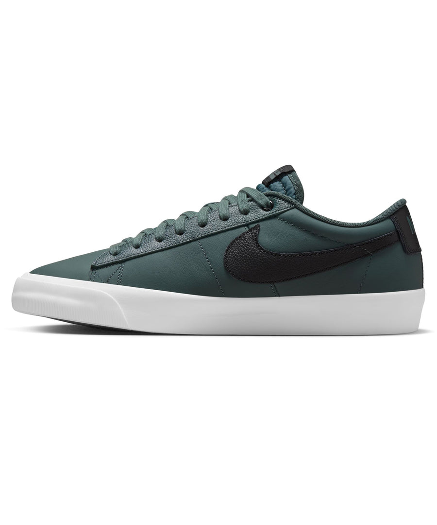 NIKE SB - BLAZER LOW PRO GT