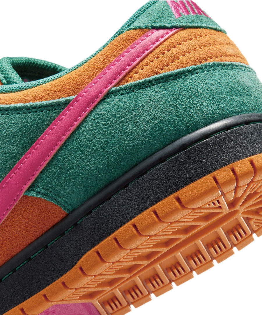 NIKE SB - NIKE SB DUNK LOW PRO