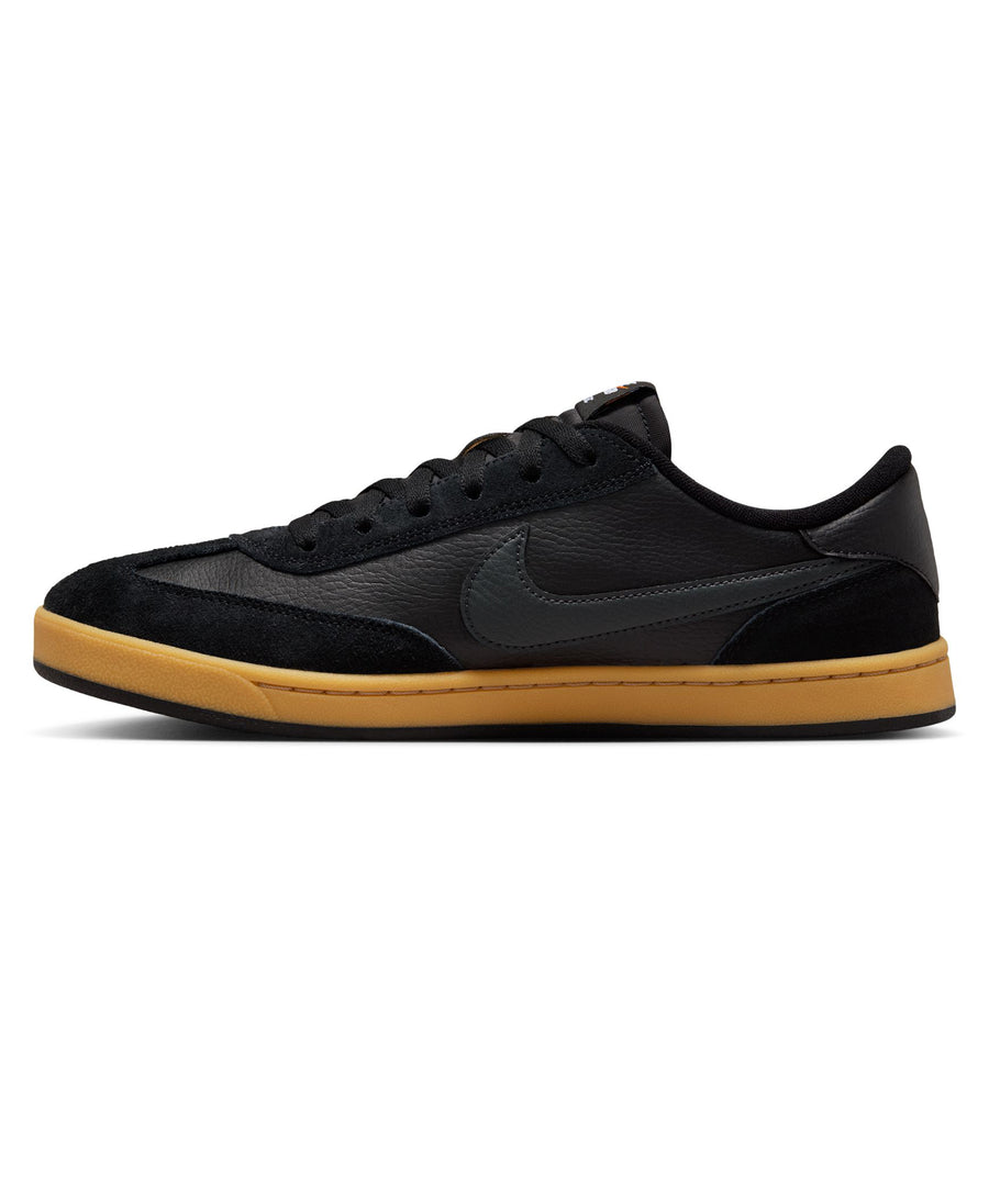 NIKE SB - FC CLASSIC