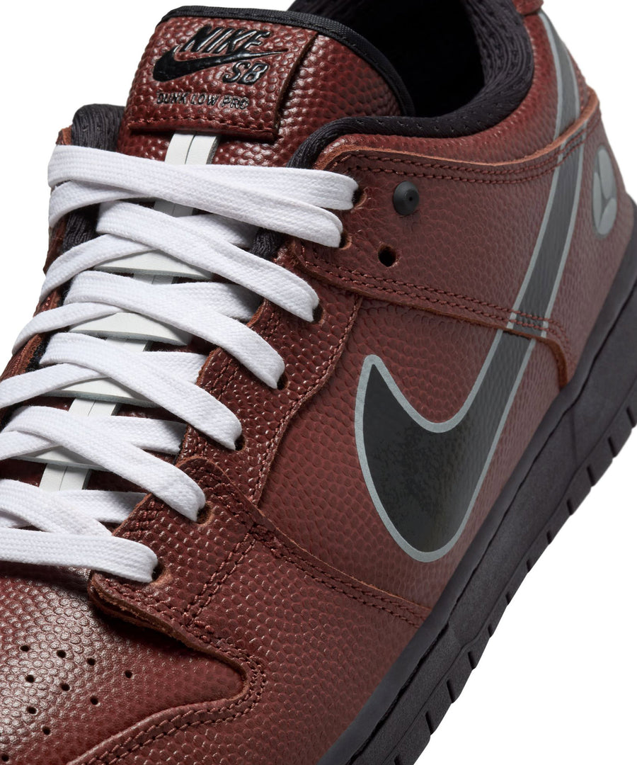 NIKE SB - DUNK LOW PRO QS "Limosine Skateboards"