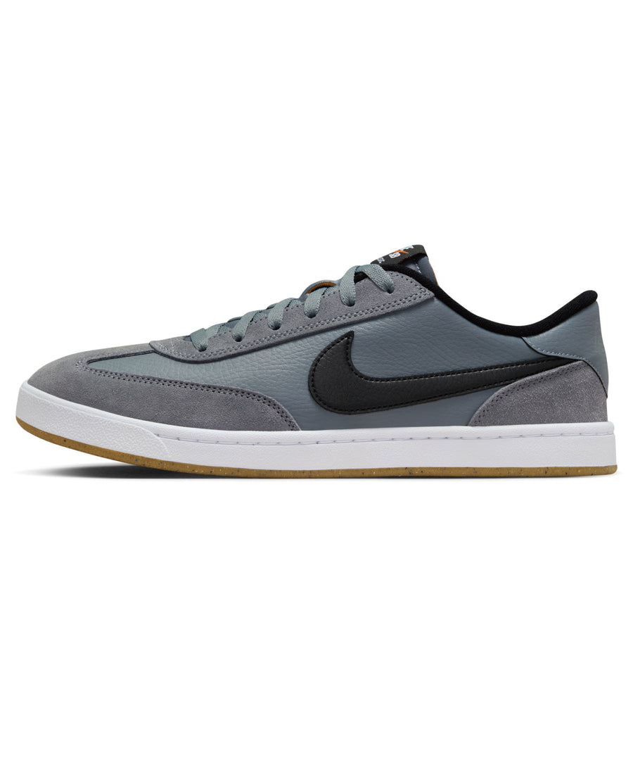 NIKE SB - FC CLASSIC